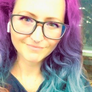 Meet your Posher, Denise